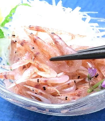 駿河湾産高級生桜海老（桜エビ）200g【ギフト】駿河湾の特産品口中に広がる桜えび特有の甘さ